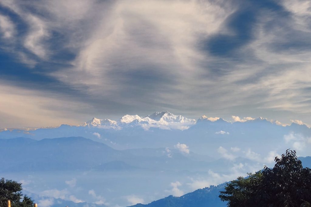 কাঞ্চনজঙ্ঘা দেখতে তেঁতুলিয়ায়